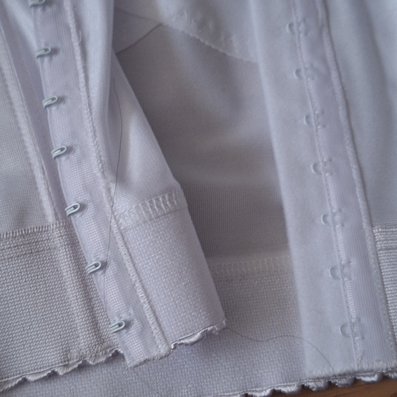 COPY - Plusform 36B Instant Shaping Full Figure Long Line White Slimming Bra Pi… - Picture 9 of 14